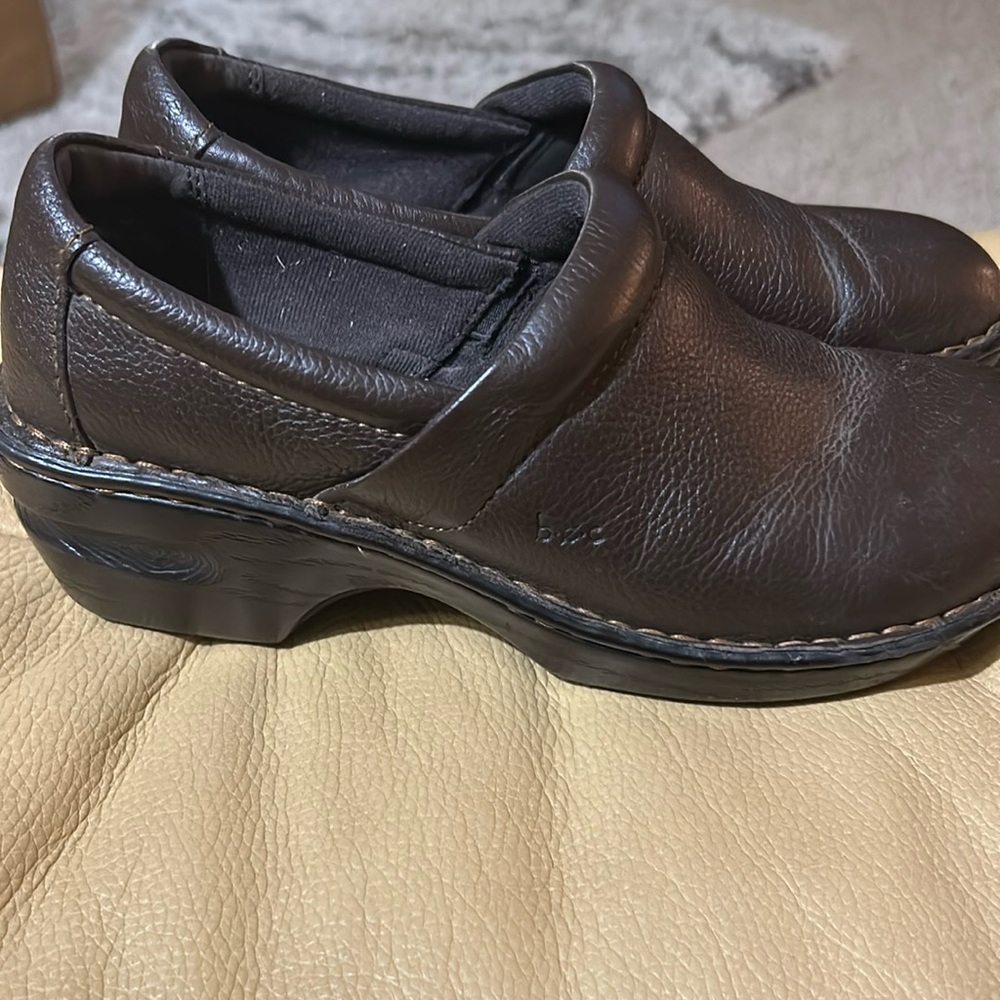 Brown BOC women size 8.5/40 slip on